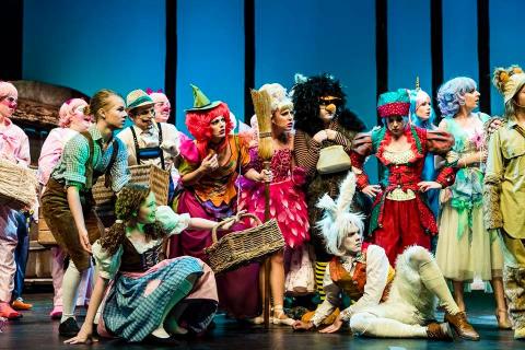 Shrek - The Musical!  Sets and Costumes and Props 