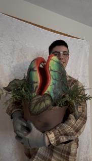 AUDREY II Puppet Rental ejmsavage@gmail.com Pod 2