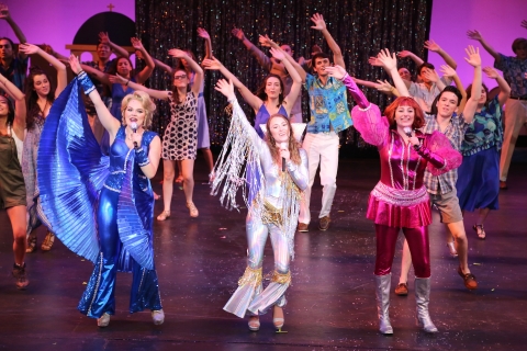 mamma mia party outfit ideas
